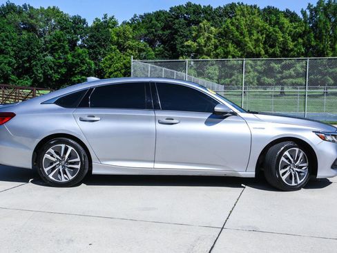 Used 2021 Honda Accord Hybrid image 4