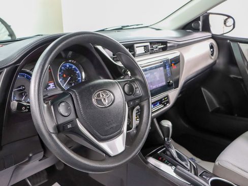 Used 2019 Toyota Corolla LE image 22
