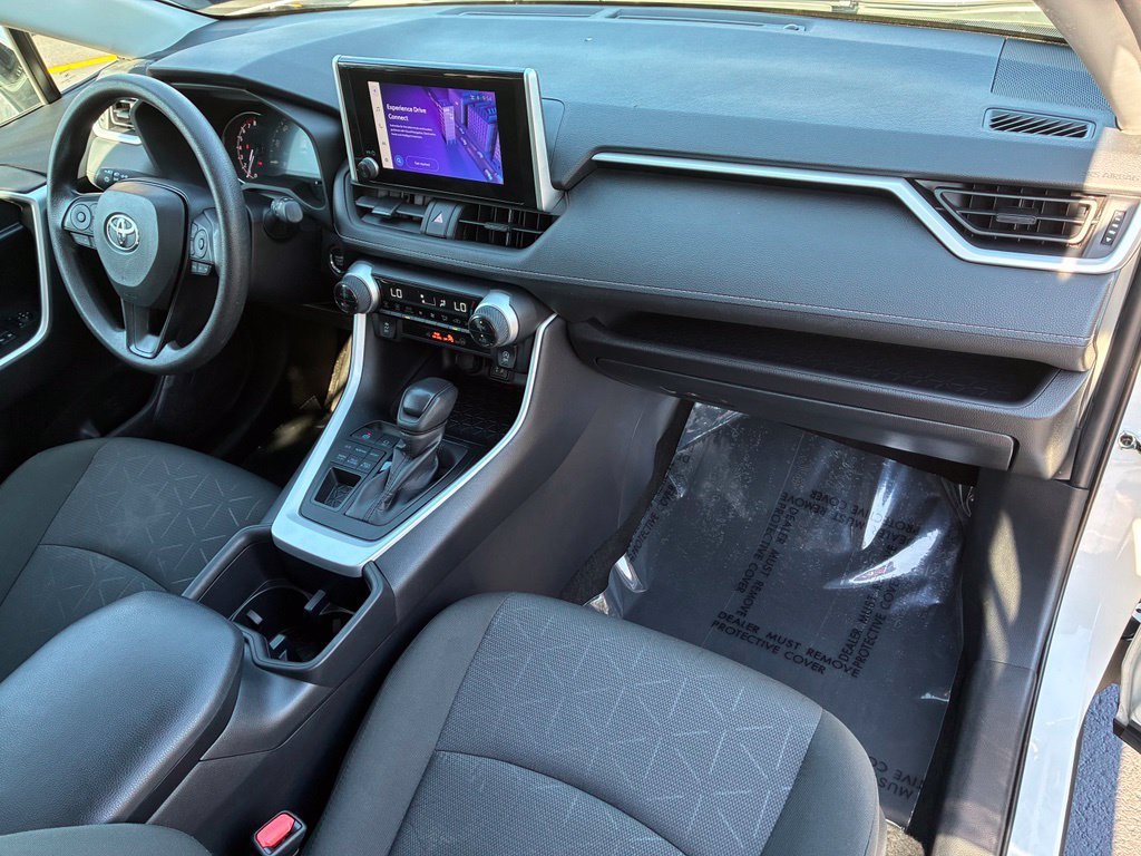 Used 2025 Toyota RAV4 XLE AWD/4WD image 31