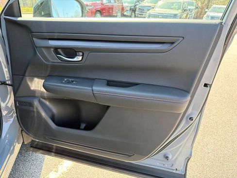 Used 2025 Honda CR-V Sport image 14