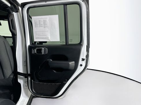 Used 2025 Jeep Wrangler Willys image 28