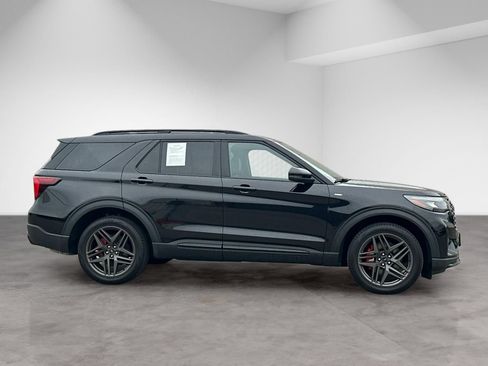 Used 2025 Ford Explorer ST-Line w/ Premium Package AWD/4WD image 7