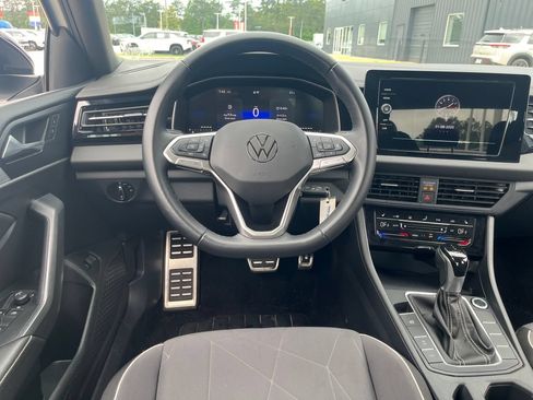 Used 2025 Volkswagen Jetta Sport FWD image 14