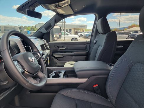 New 2026 RAM 1500 Express AWD/4WD image 7