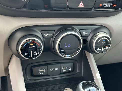 New 2026 Hyundai Venue SEL FWD image 28