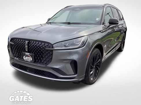 Used 2025 Lincoln Aviator Reserve w/ Jet Appearance Package AWD/4WD image 6