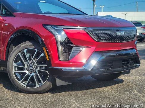 New 2026 Cadillac Optiq Sport 1 w/ LPO, Floor Liner Package AWD/4WD image 3