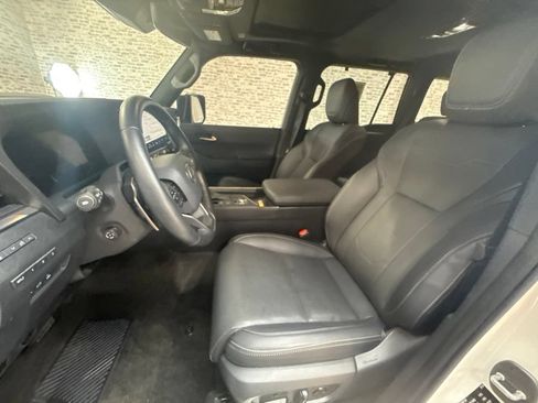Used 2024 Lexus GX 550 w/ Cold Area Package AWD/4WD image 24