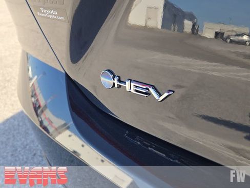 New 2026 Toyota Camry SE w/ Convenience Package FWD image 4