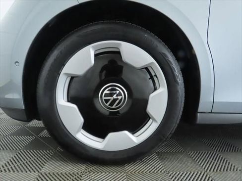 New 2025 Volkswagen ID. Buzz Pro S Plus image 31