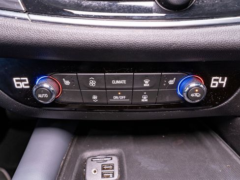 Used 2020 Buick Enclave Essence w/ Sound and Sites Package image 22