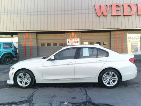 Used 2017 BMW 330i xDrive xDrive image 3