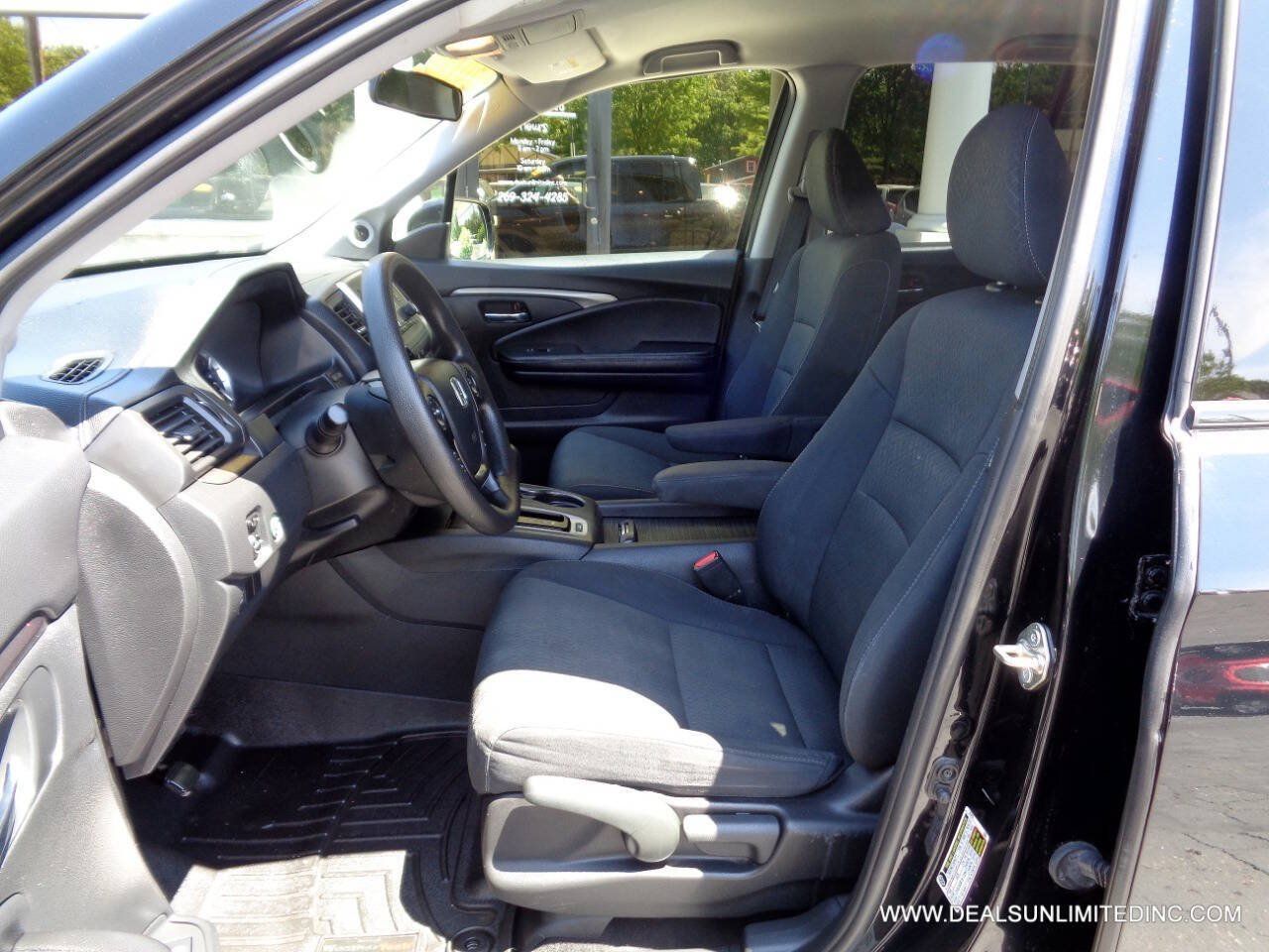 Used 2017 Honda Ridgeline Sport image 9