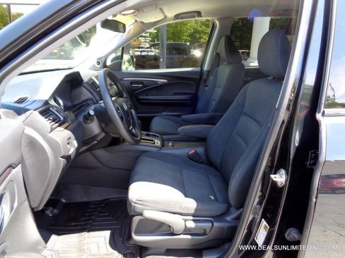 Used 2017 Honda Ridgeline Sport image 9