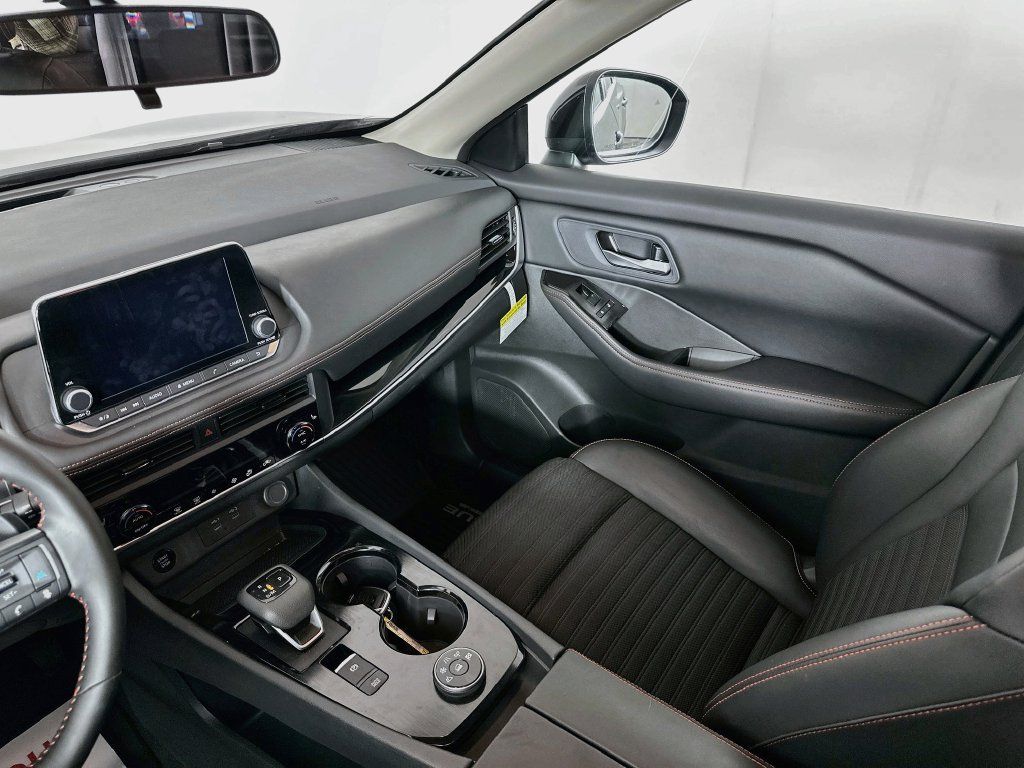 Certified 2026 Nissan Rogue SV AWD/4WD image 30