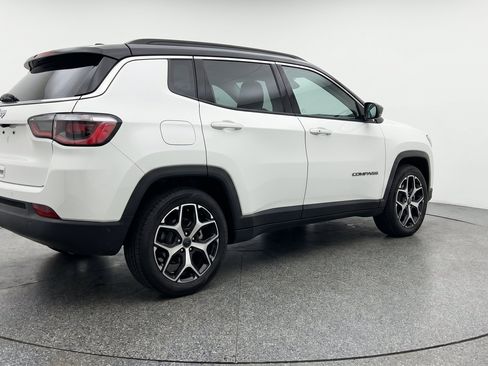 Used 2025 Jeep Compass Limited AWD/4WD image 9