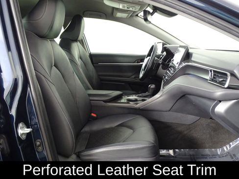 Used 2021 Toyota Camry XSE image 13