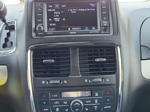 Used 2019 Dodge Grand Caravan GT FWD image 23