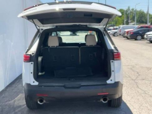 Certified 2023 Chevrolet Traverse LS FWD image 9
