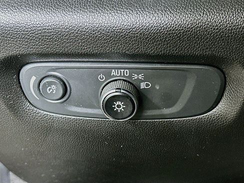 Used 2020 Chevrolet Traverse LS FWD image 10