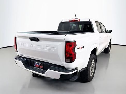 Used 2024 Chevrolet Colorado LT w/ LT Convenience Package image 10