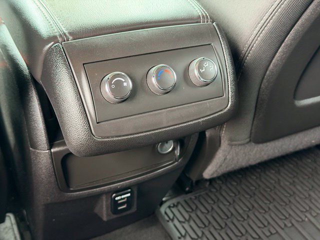 Used 2016 Chevrolet Traverse LT w/ Style and Technology Package FWD image 22