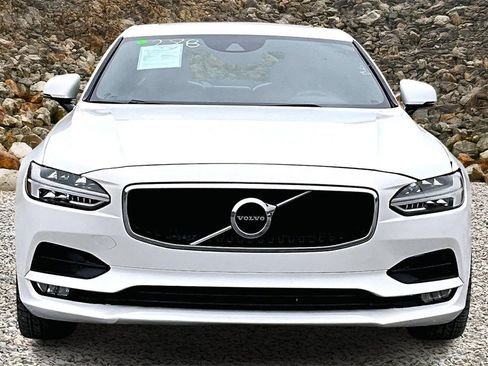 Used 2018 Volvo S90 T5 Momentum w/ Protection Package Premier image 3