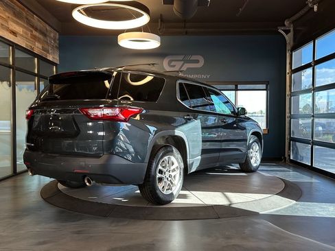 Used 2020 Chevrolet Traverse LT AWD/4WD image 3