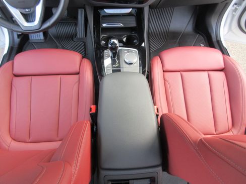 Used 2024 BMW X3 xDrive30i w/ Convenience Package image 17
