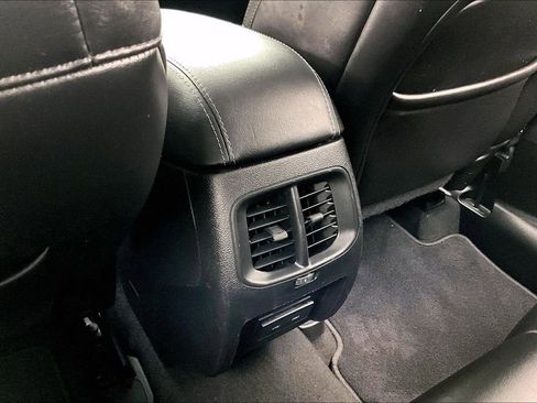 Used 2019 Jeep Cherokee Latitude Plus image 33