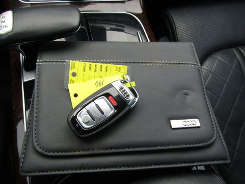 Used 2015 Audi A8 L 4.0T w/ Premium Package image 39