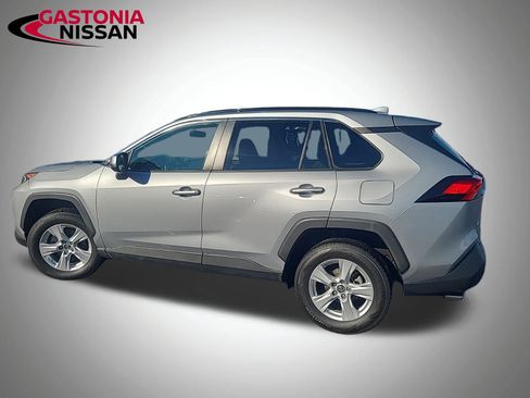 Used 2019 Toyota RAV4 XLE w/ Phone Cable & Charge Package image 9