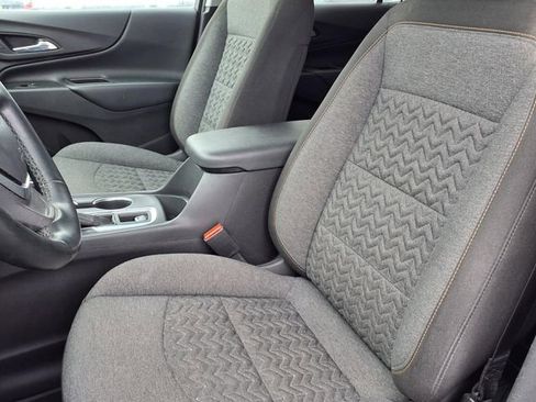 Used 2024 Chevrolet Equinox LT image 3