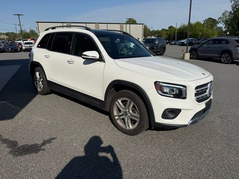 Used 2022 Mercedes-Benz GLB 250 4MATIC image 9