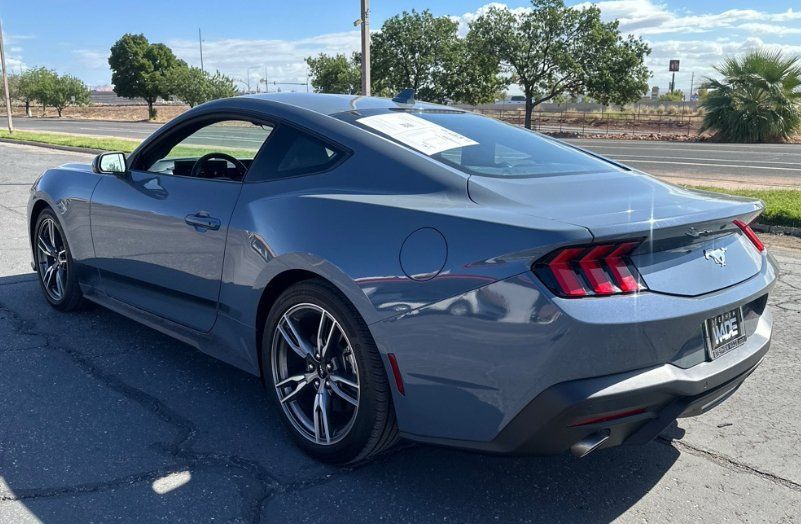 Used 2024 Ford Mustang Coupe RWD image 6