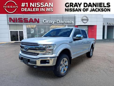 Used 2018 Ford F150 Lariat w/ Equipment Group 502A Luxury AWD/4WD image 3