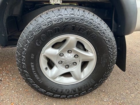 Used 2004 Toyota Tacoma PreRunner image 35