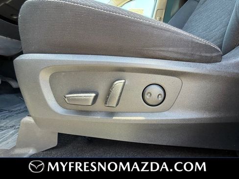 Used 2022 Nissan Pathfinder SV FWD image 35