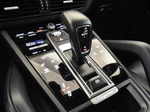 Used 2021 Porsche Cayenne GTS image 18