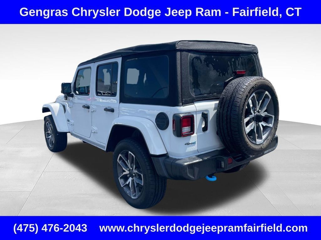 Certified 2024 Jeep Wrangler Unlimited w/ Convenience Group AWD/4WD image 5