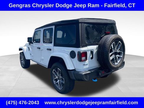 Used 2024 Jeep Wrangler Unlimited w/ Convenience Group AWD/4WD image 5