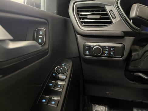 Used 2025 Ford Escape ST-Line w/ Equipment Group 301A image 25