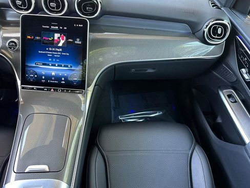 Used 2026 Mercedes-Benz GLC 300 4MATIC image 29