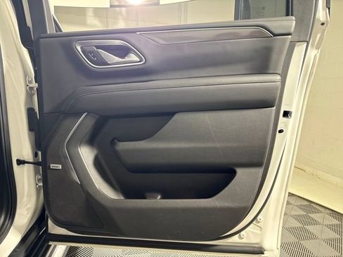 Used 2021 GMC Yukon XL AT4 w/ Technology Package AWD/4WD image 17