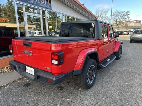 Used 2023 Jeep Gladiator Overland image 7