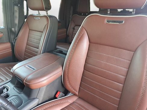 Used 2024 GMC Sierra 2500 Denali Ultimate AWD/4WD image 10
