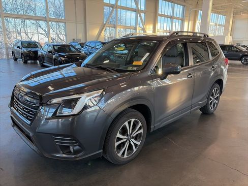 Used 2023 Subaru Forester Limited image 3