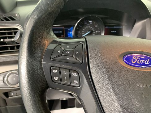 Used 2019 Ford Explorer XLT w/ Equipment Group 202A FWD image 18