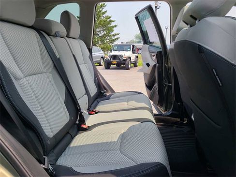 Used 2021 Subaru Forester Premium image 21