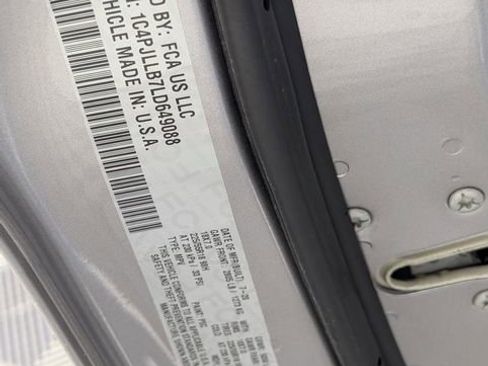 Used 2020 Jeep Cherokee Latitude Plus image 34